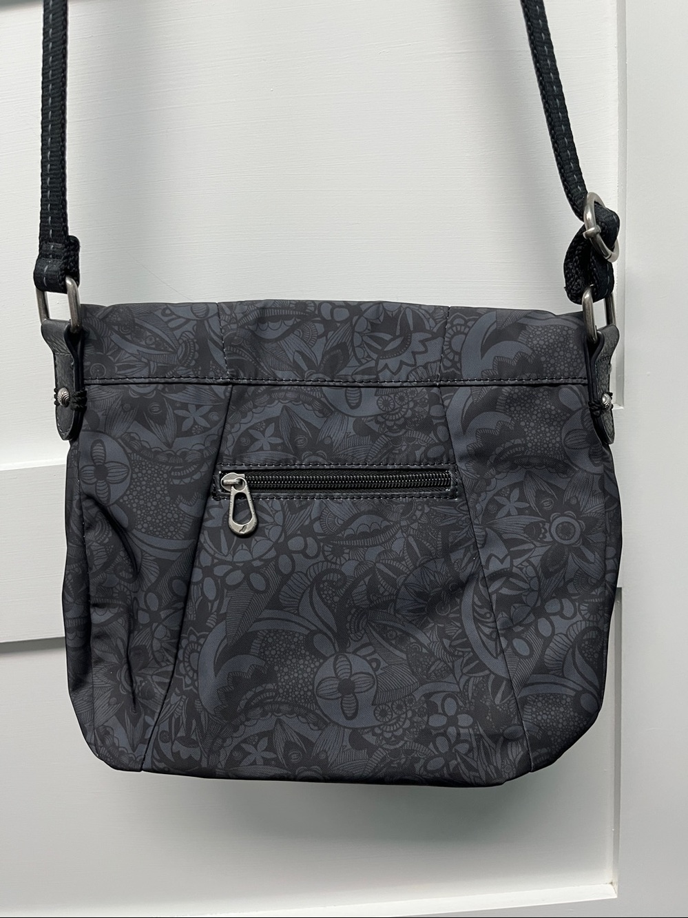 Sakroots Black and Grey Floral Pattern Shoulder Purse Crossbody Bag - Picture 2 of 7